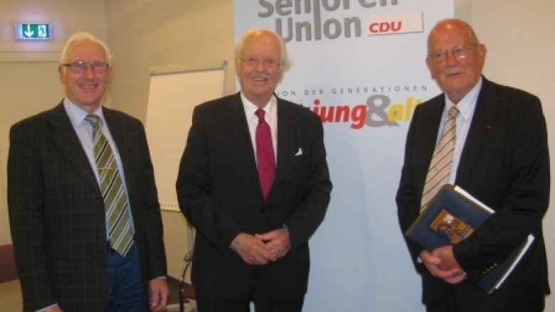 v.l.: Schriftführer Wilhelm Gunkel, Prof. Dr. Otto Wulff, Bezirksvorsitzender Dr. Joseph Lütke Entrup